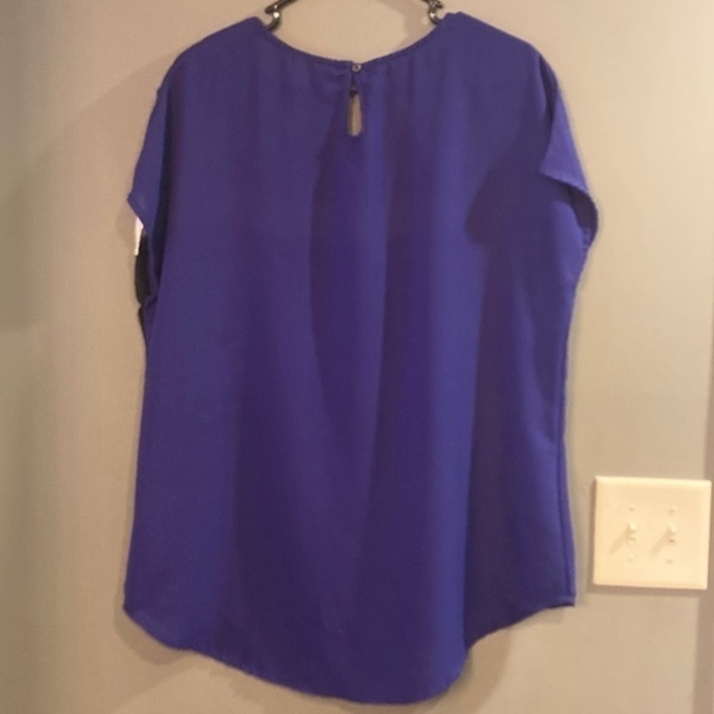 Geometric Pattern Cap-Sleeve Blouse - Picture 3 of 3